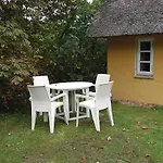 Three-bedroom In Dom wakacyjny *