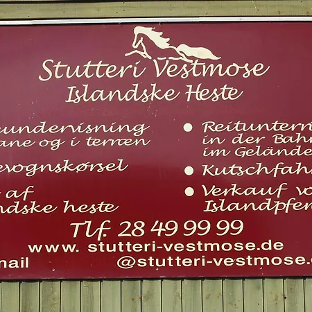 Three-bedroom In 度假居 *