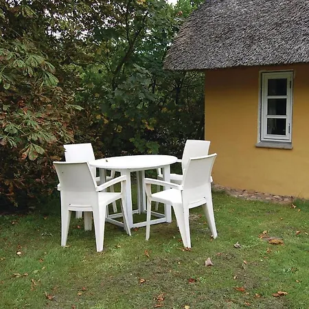 Three-bedroom In 度假居 *